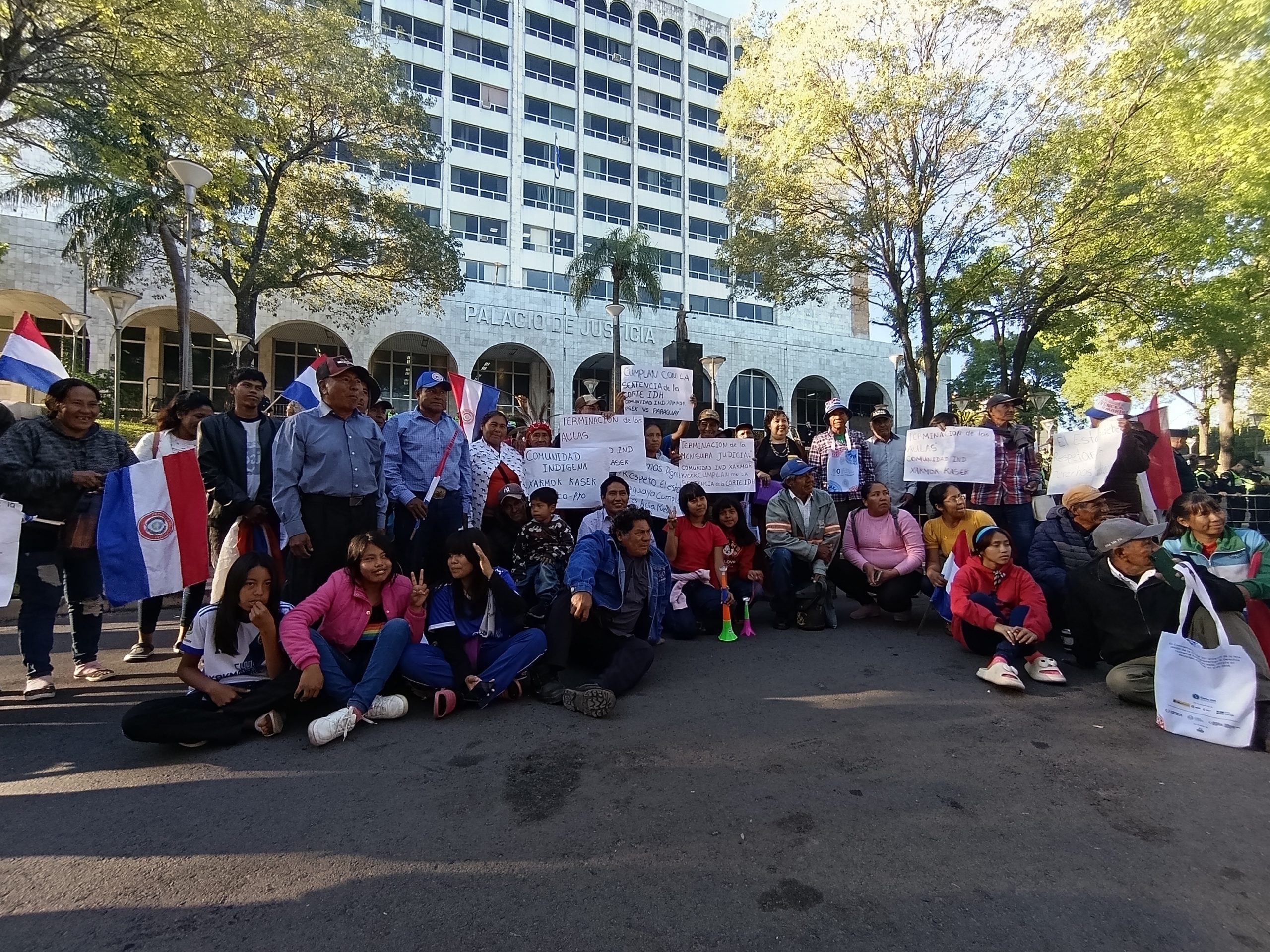 Indígenas se movilizan en todo el país mientras la Corte IDH sesiona en Asunción