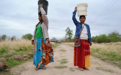 En comunidades indígenas , las mujeres sufren más falta de agua